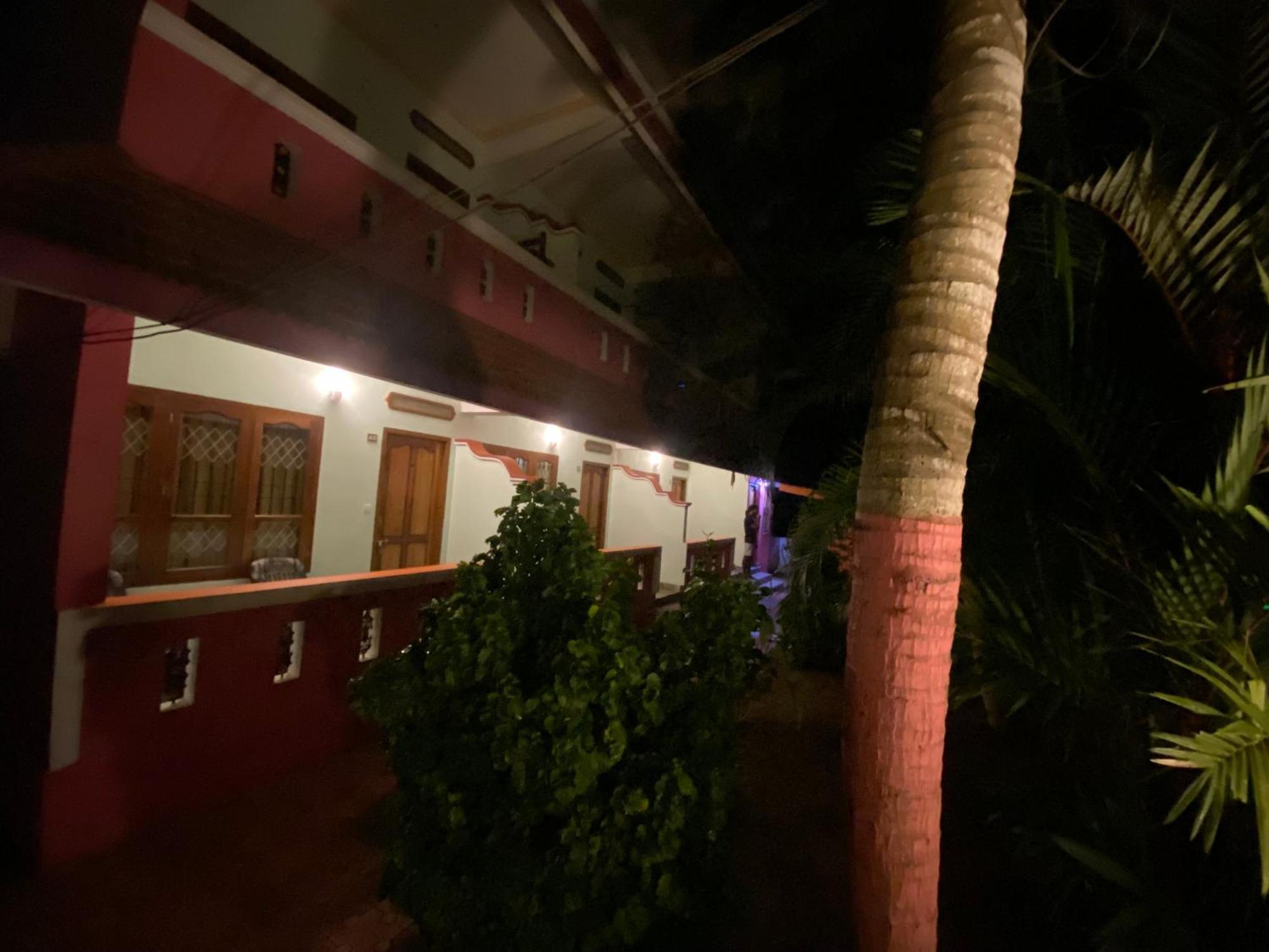 Packbag Comfort Bed & Breakfast Kovalam Exterior photo