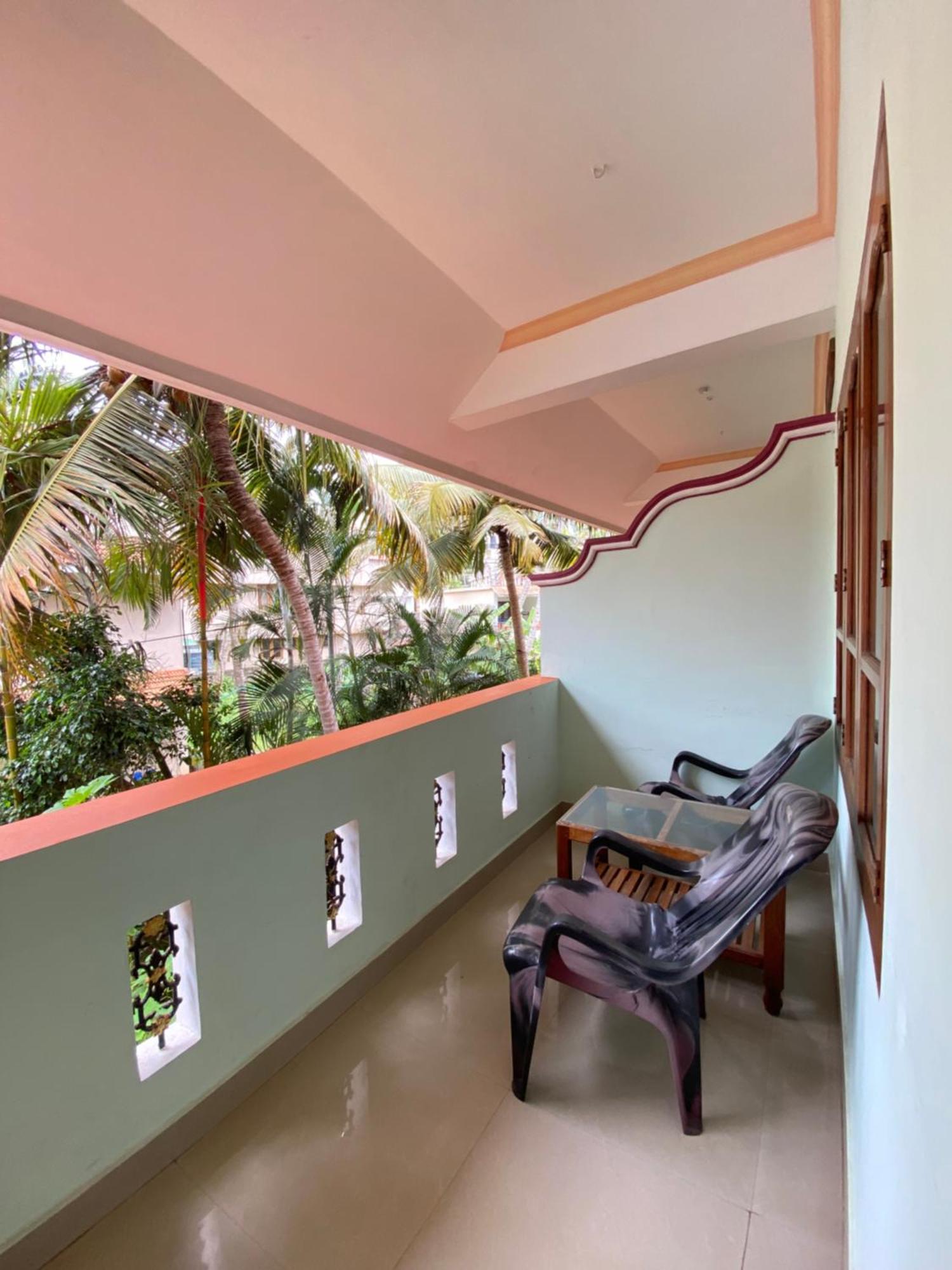 Packbag Comfort Bed & Breakfast Kovalam Exterior photo